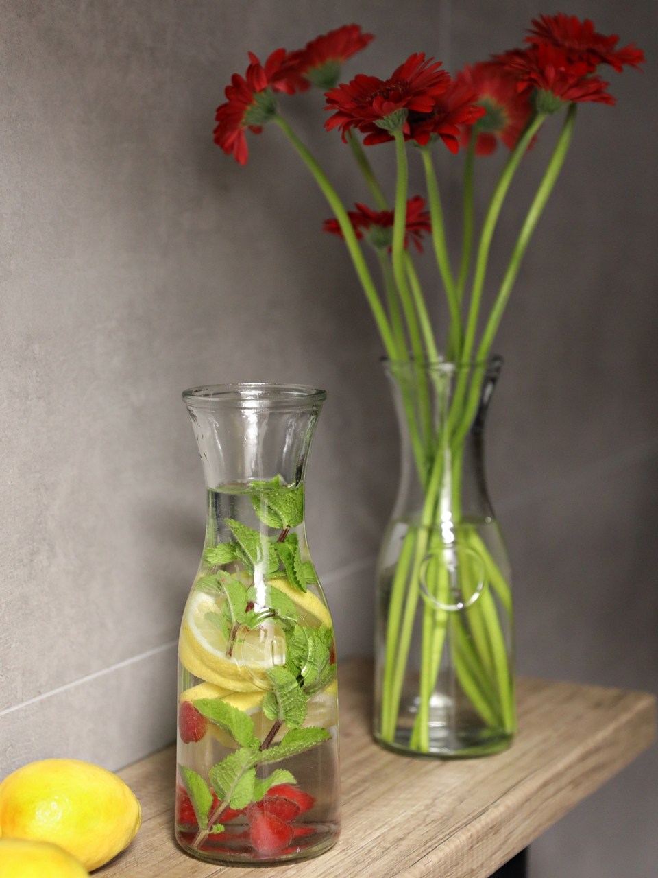 Szklany dzbanek lub wazon do kwiatów 1l 26 cm Glass carafe 1l jug or vase for flowers 23467528 - obrazek 3