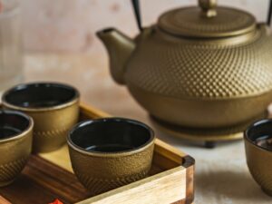 Żeliwny dzbanek zaparzacz 1,5L GIFT zestaw ZŁOTY Cast iron japanese teapot 1,5L GIFT SET GOLD
