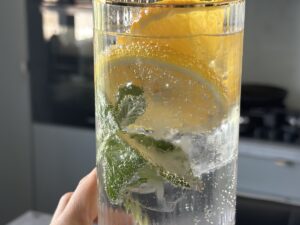 Szklany kieliszek do long drinków prążkowany ZŁOTY Glasses GOLD rim long drink glass 27021760