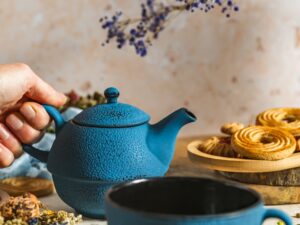 Żeliwny dzbanek i filiżanka TEA FOR ONE 0,4 l GIFT Cast iron TEA 4 ONE set 0,4l GIFT TURQUISE