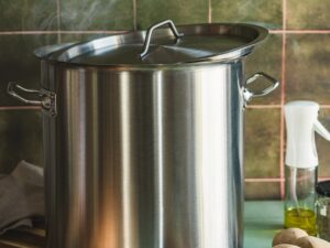 Stalowy garnek 32 cm - z pokrywą stalową Pot stainless steel Satin Gastro 32 cm metal lid