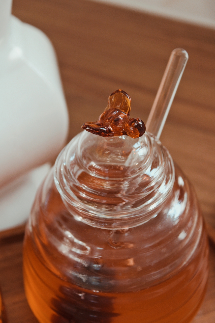 MPL Szklany pojemnik na miód PSZCZÓŁKA AMBER MPL Borosilicate glass honey pot with AMBER BEE - obrazek 4