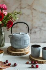 Żeliwny dzbanek 1L SEBASTIANO biały Cast Iron Teapot 1L SEBASTIANO white