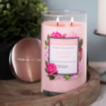 ŚWIECZKA zapachowa Garden Peony CANDLE Colonial Classic 19oz - Garden Peony