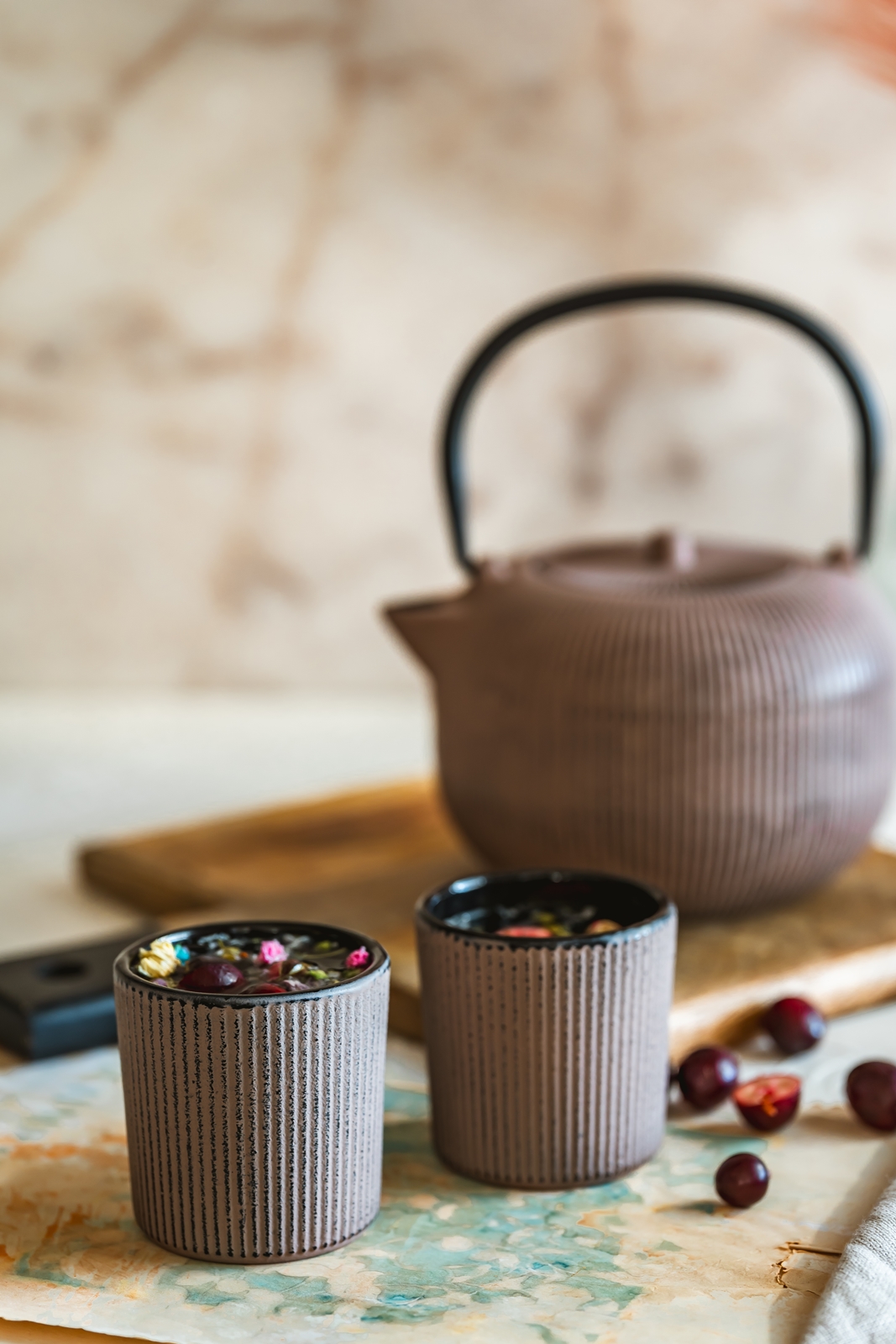 Żeliwny dzbanek 1L SEBASTIANO lawendowy Cast Iron Teapot 1L SEBASTIANO lavender - obrazek 4