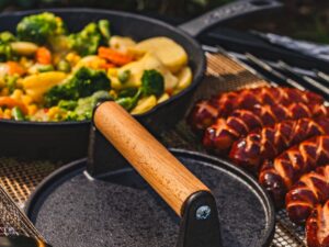 Żeliwna prasa do mięsa na hamburgery na grilla 18c CAST IRON Hamburger meat press 18 cm 23460329