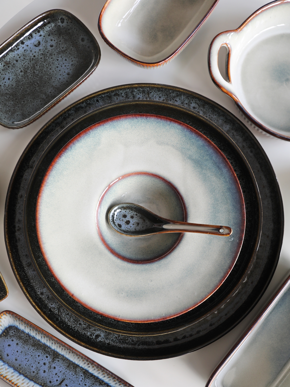 Ceramiczna linia OMBRES talerz do pizzy ciasta 32 OMBRES line pizza or cake plate 32 cm - obrazek 4