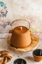 Żeliwny zestaw 1L z czarkami AGNES rdzawy Cast Iron Set 1L with Cups AGNES rusty