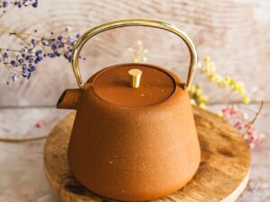 Żeliwny zestaw 1L z czarkami AGNES rdzawy Cast Iron Set 1L with Cups AGNES rusty