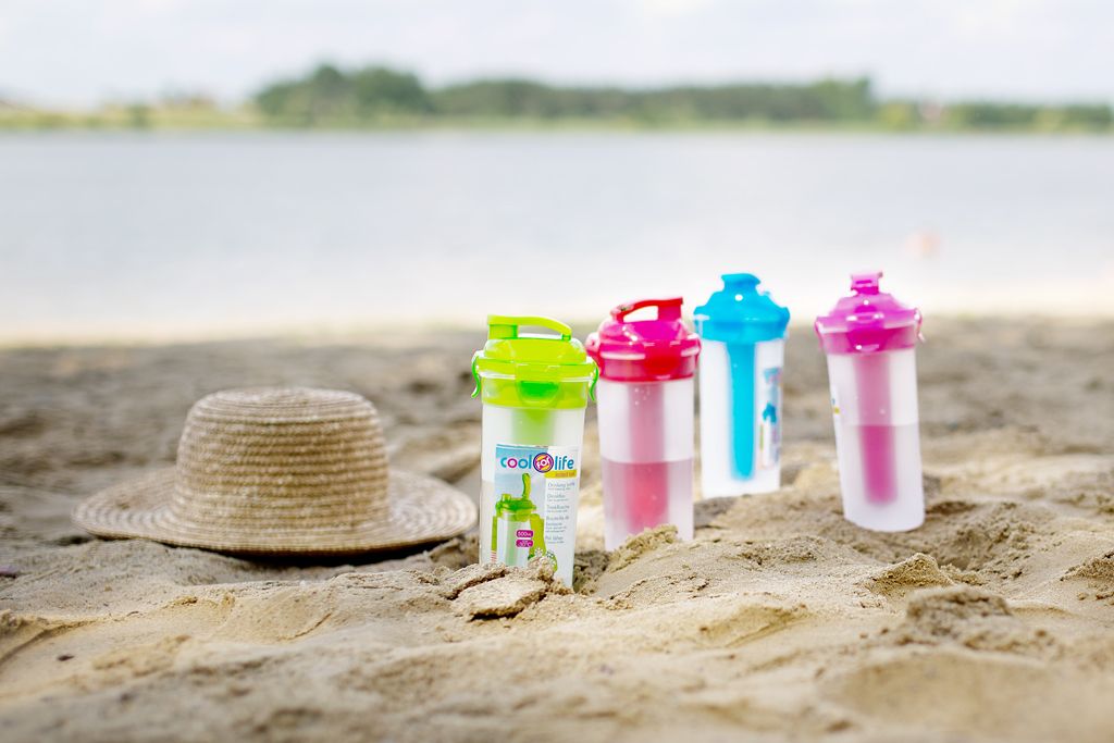 Plastikowy bidon butelka z wkładem chłodzącym 0,5l Plastic bottle with cooler 500ml 24530486 PRZECENA