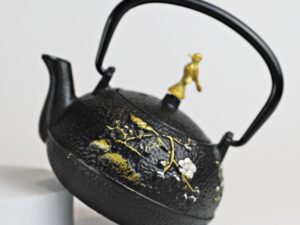 Żeliwny czajnik dzbanek zaparzacz 0,3 l złoty ptas Cast iron japanese teapot 0,3L 22170629 gold bird