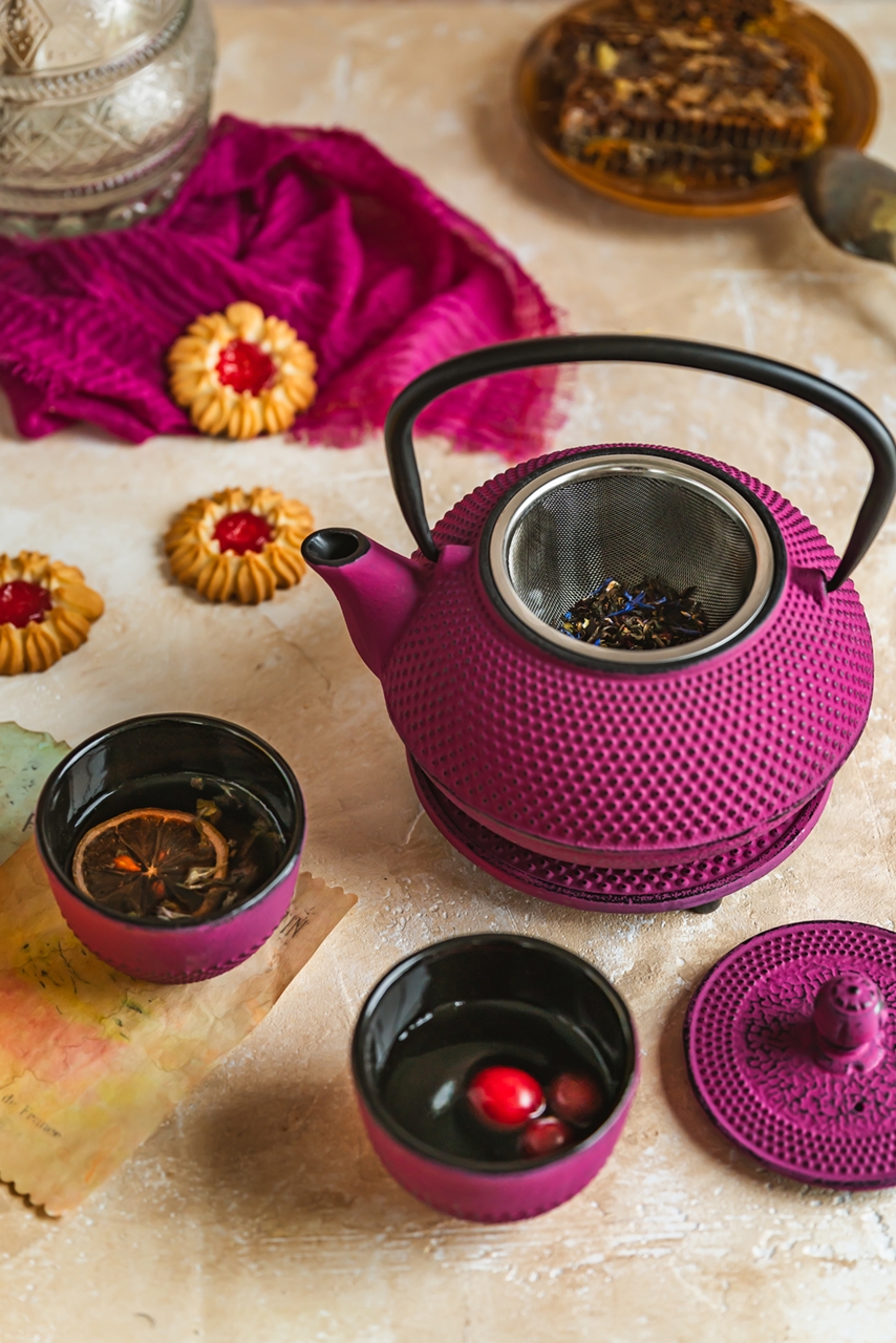 Żeliwny dzbanek zaparzacz 0,8 l GIFT zestaw FUKSJ Cast iron japanese teapot 0,8L GIFT SET FUCHSIA - obrazek 3