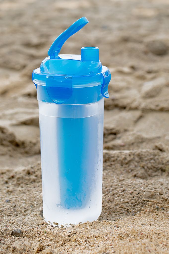 Plastikowy bidon butelka z wkładem chłodzącym 0,5l Plastic bottle with cooler 500ml 24530486 PRZECENA - obrazek 3