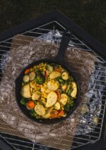 Żeliwna patelnia okrągła z rączką 25cm ŻELIWO CAST IRON Frying pan 25cm 23460370 / 72/ 73