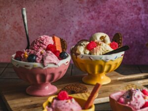 Ceramiczna linia LODY miska na stopce ręcznie malo Ceramic ICE CREAM line bowl on foot 24305934