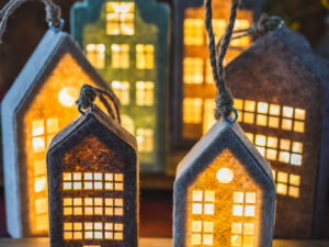 LED zawieszka HOUSE beżowy/ brązowy 20 cm MIX LED pendant HOUSE beige/ brown 20 cm MIX 23080313