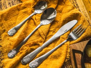 Stalowe sztućce dla dzieci PSZCZÓŁKA zestaw 4 el Cutlery set 4 pcs for children BEES design