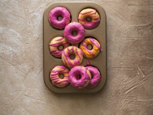 Forma do pieczenia ZŁOTA na pączki 26x18 cm Baking form GOLD donut 26x18 cm 22277492