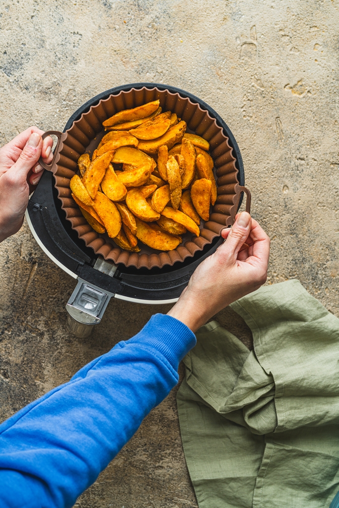 Gadget silikonowy koszyk do frytkownicy okrągły BR AIRFRYER basket silicone round o 20 BROWN 077055 - obrazek 2