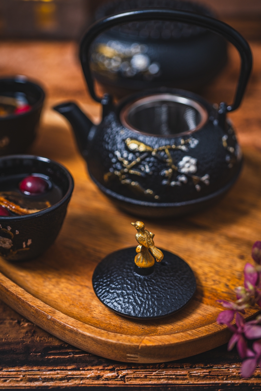 Żeliwny czajnik dzbanek zaparzacz 0,3 l złoty ptas Cast iron japanese teapot 0,3L 22170629 gold bird - obrazek 5