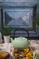 Żeliwny dzbanek zaparzacz 1,8 l GIFT XL MIĘTOWY Cast iron japanese teapot 1,8 L GIFT XL MINT