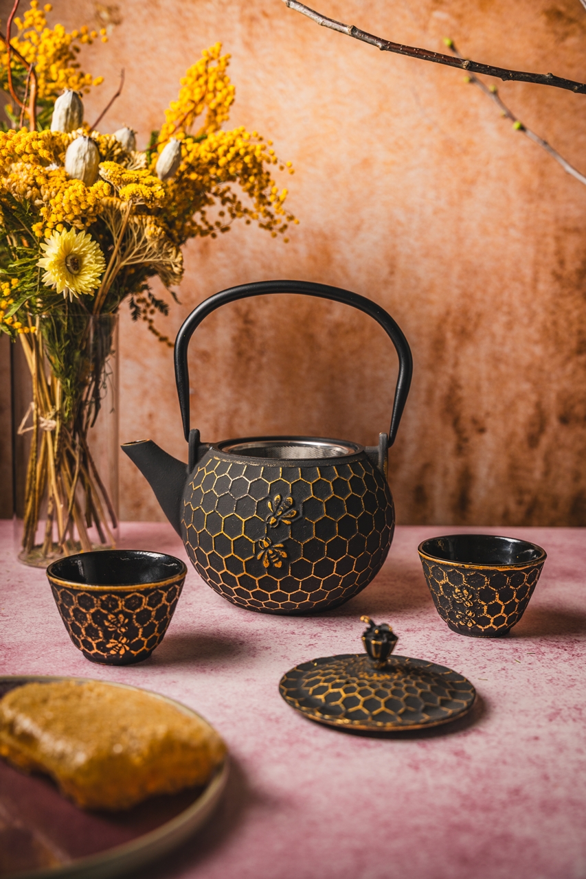 Żeliwne czarki do herbaty zestaw 2 ZŁOTA PSZCZÓŁKA Cast iron japanese cups set of 2 GOLD BEES 079363 - obrazek 5