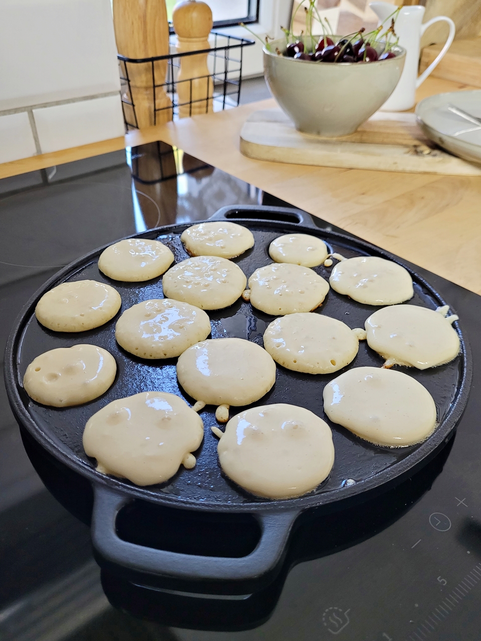Żeliwna patelnia do małych holenderskich naleśnikó CAST IRON dutch small pancakes pan 23460093 - obrazek 7