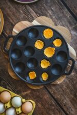 Żeliwna patelnia do małych holenderskich naleśnikó CAST IRON dutch small pancakes pan 23460093