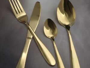Sztućce zestaw 16 el powłoka kolor złoty Cutlery set 16 pcs titanium gold coating 22081523